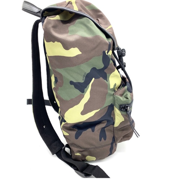 Authentic Givenchy Light Camo Pack Away Nylon Backpack - Picture 4 of 12